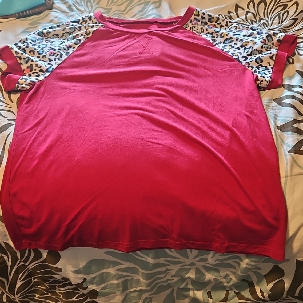 Red Leopard Sleeve Women's Top